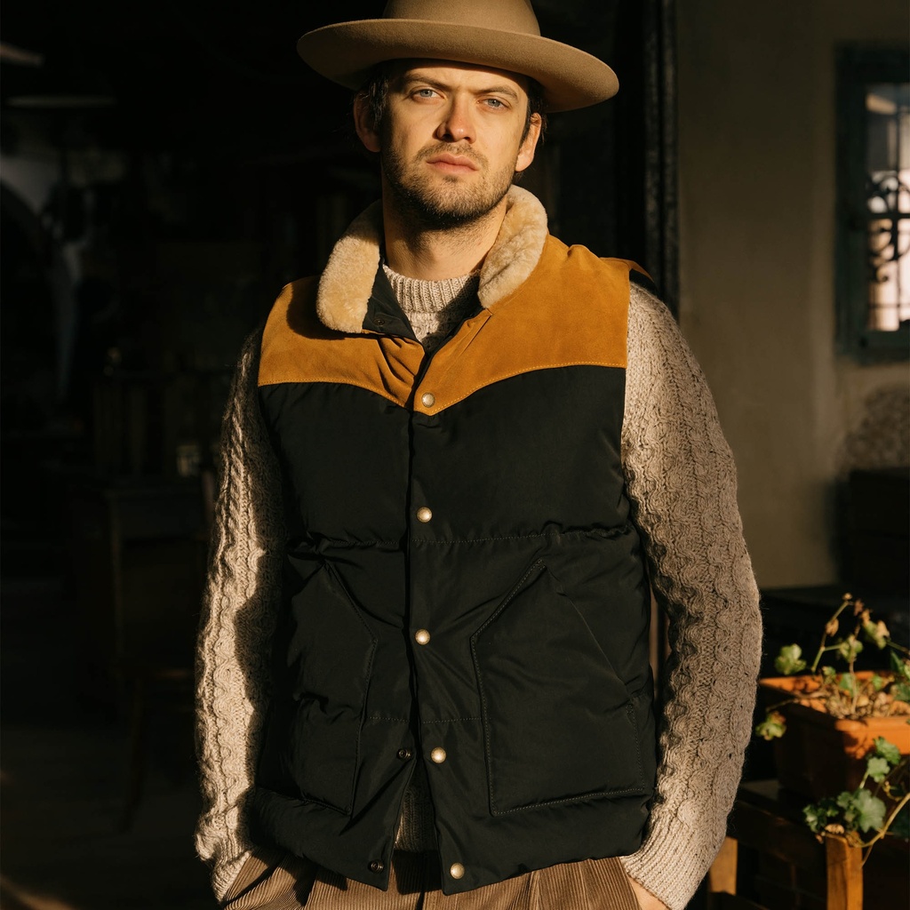 “Bivacco” Black Western Down Vest